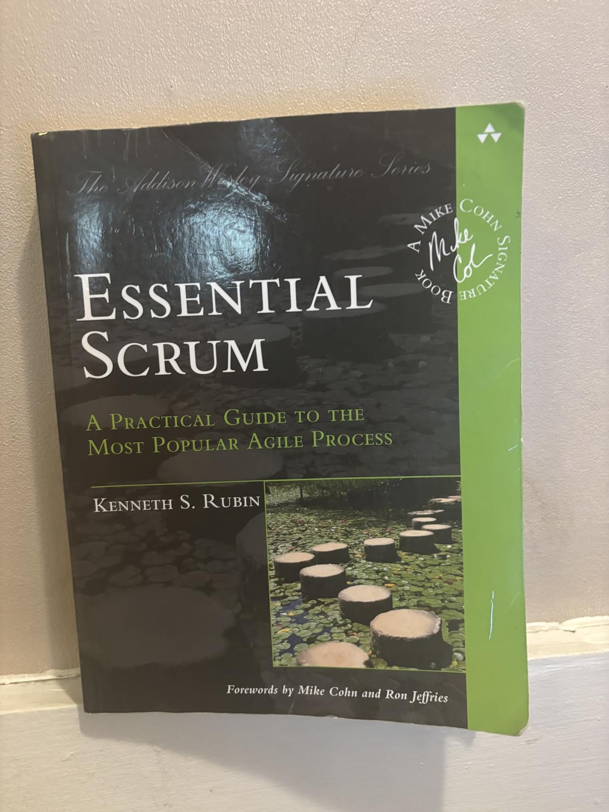 Essential Scrum: A Practical Guide to the Most Popular Agile Process (Addison-Wesley Signature Series (Cohn)) - Customer Photo 1