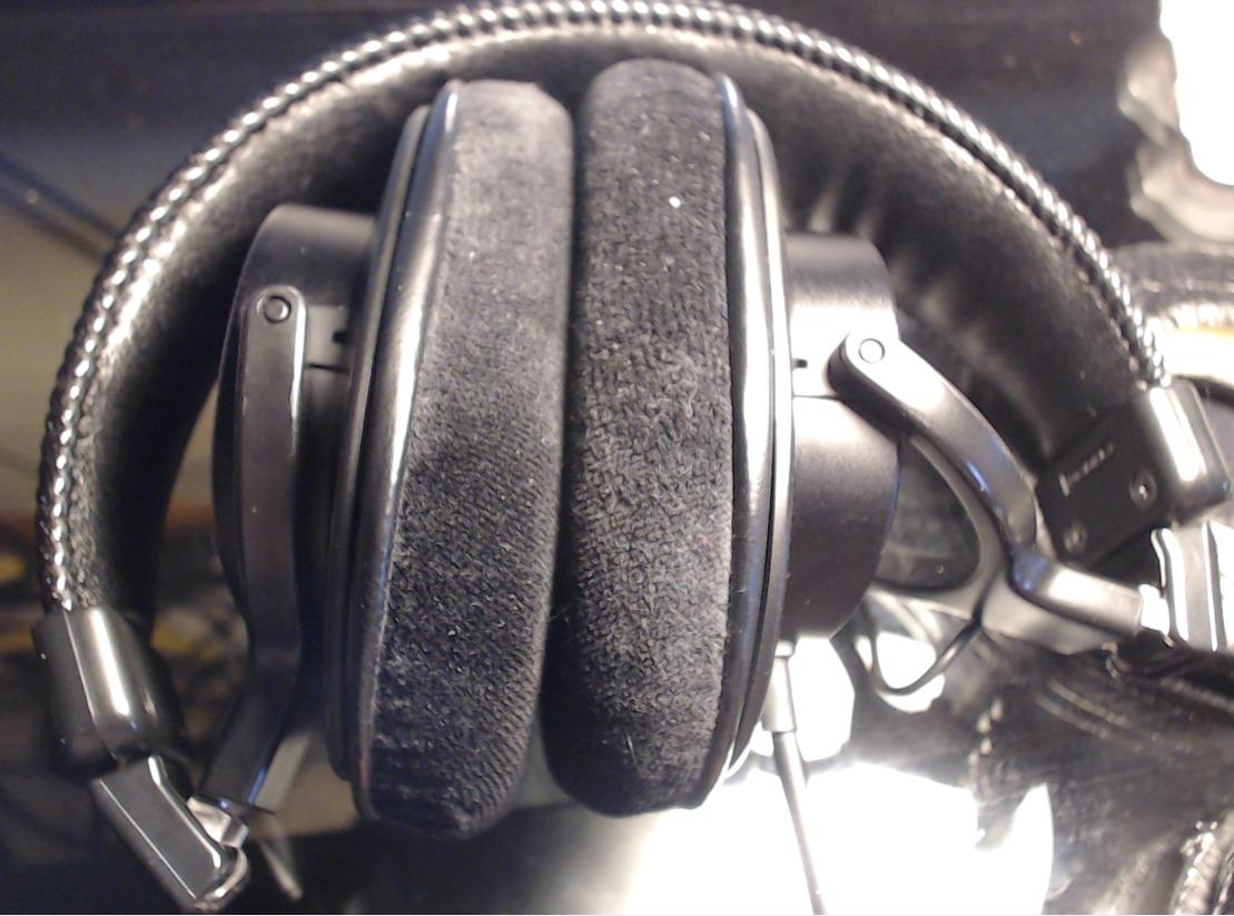 Sony MDR7506 Professional Large Diaphragm Headphone - Customer Photo 4