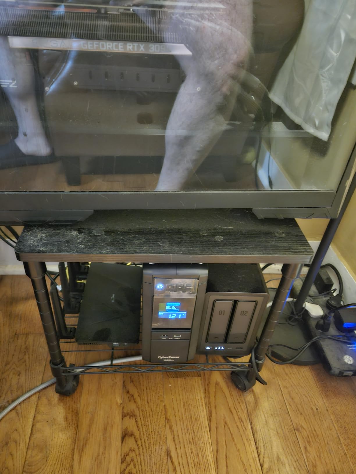 CyberPower CP1500PFCLCD PFC Sinewave UPS Battery Backup and Surge Protector, 1500VA/1000W, 12 Outlets, AVR, Mini Tower; UL Certified - Customer Photo 2