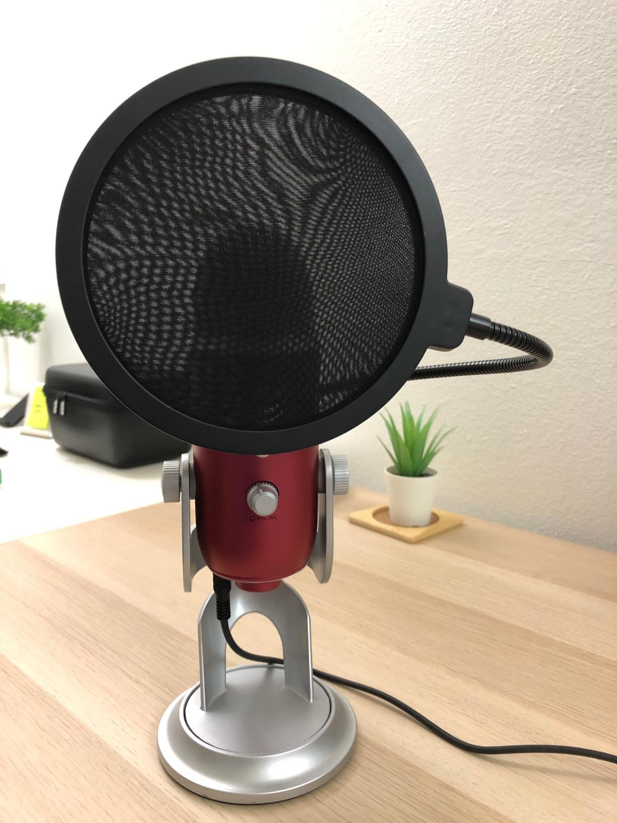 Neewer Professional Microphone Pop Filter Shield Compatible with Blue Yeti and Any Other Microphone, Dual Layered Wind Pop Screen With A Flexible 360 Degree Gooseneck Clip Stabilizing Arm - Customer Photo 2