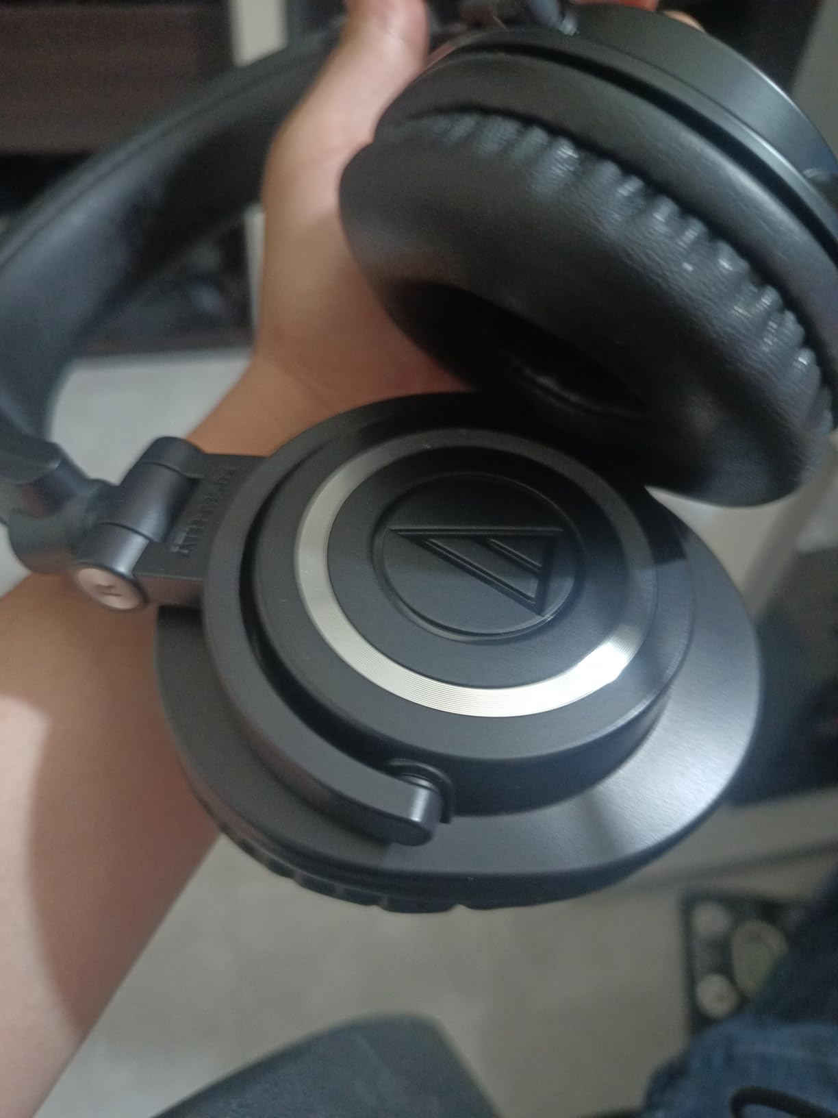 Audio-Technica ATH-M50X Professional Studio Monitor Headphones, Black, Professional Grade, Critically Acclaimed, with Detachable Cable customer photo 1
