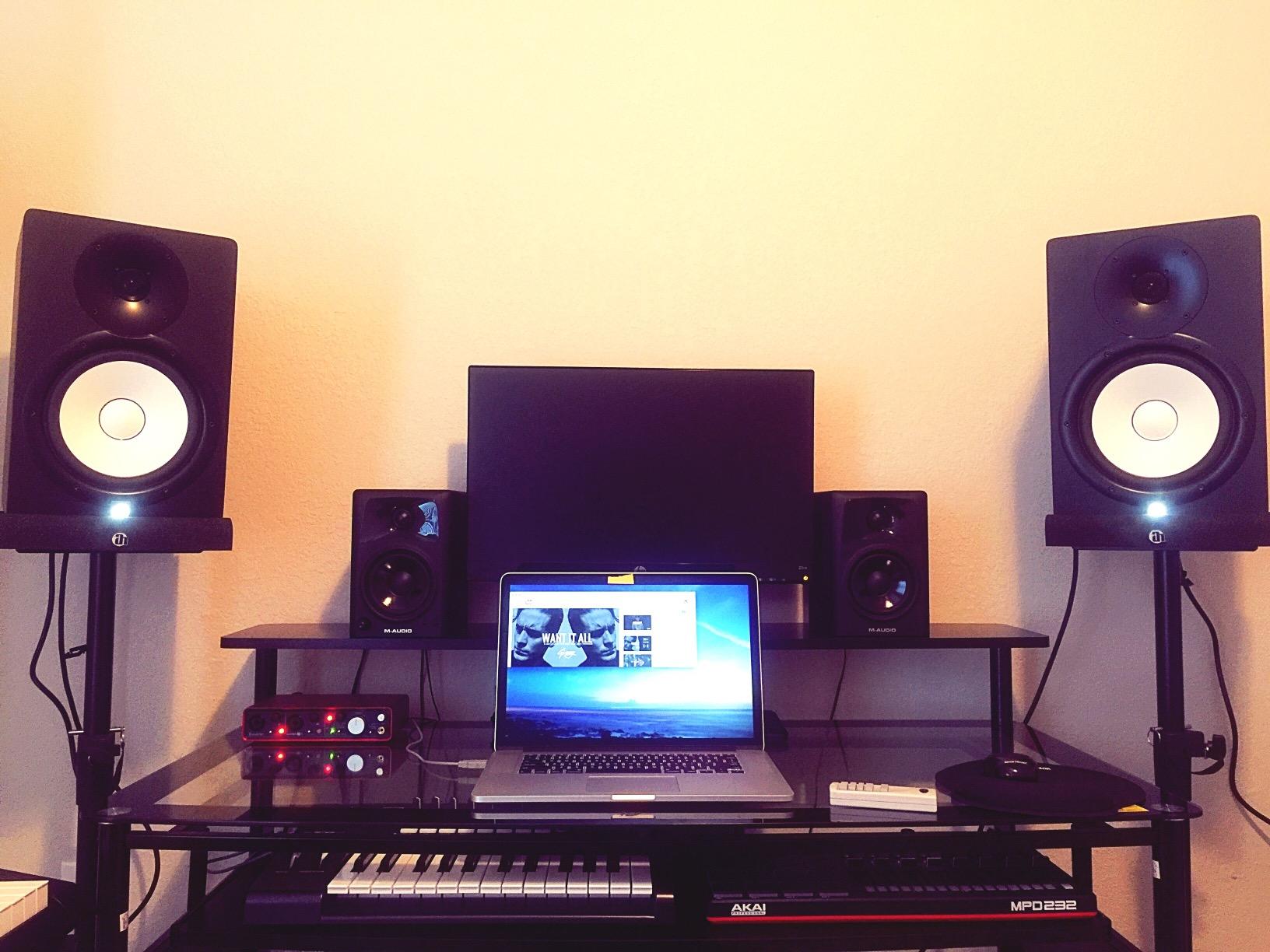 Yamaha HS5 W 5-Inch Powered Studio Monitor Speaker, White - Customer Photo 2