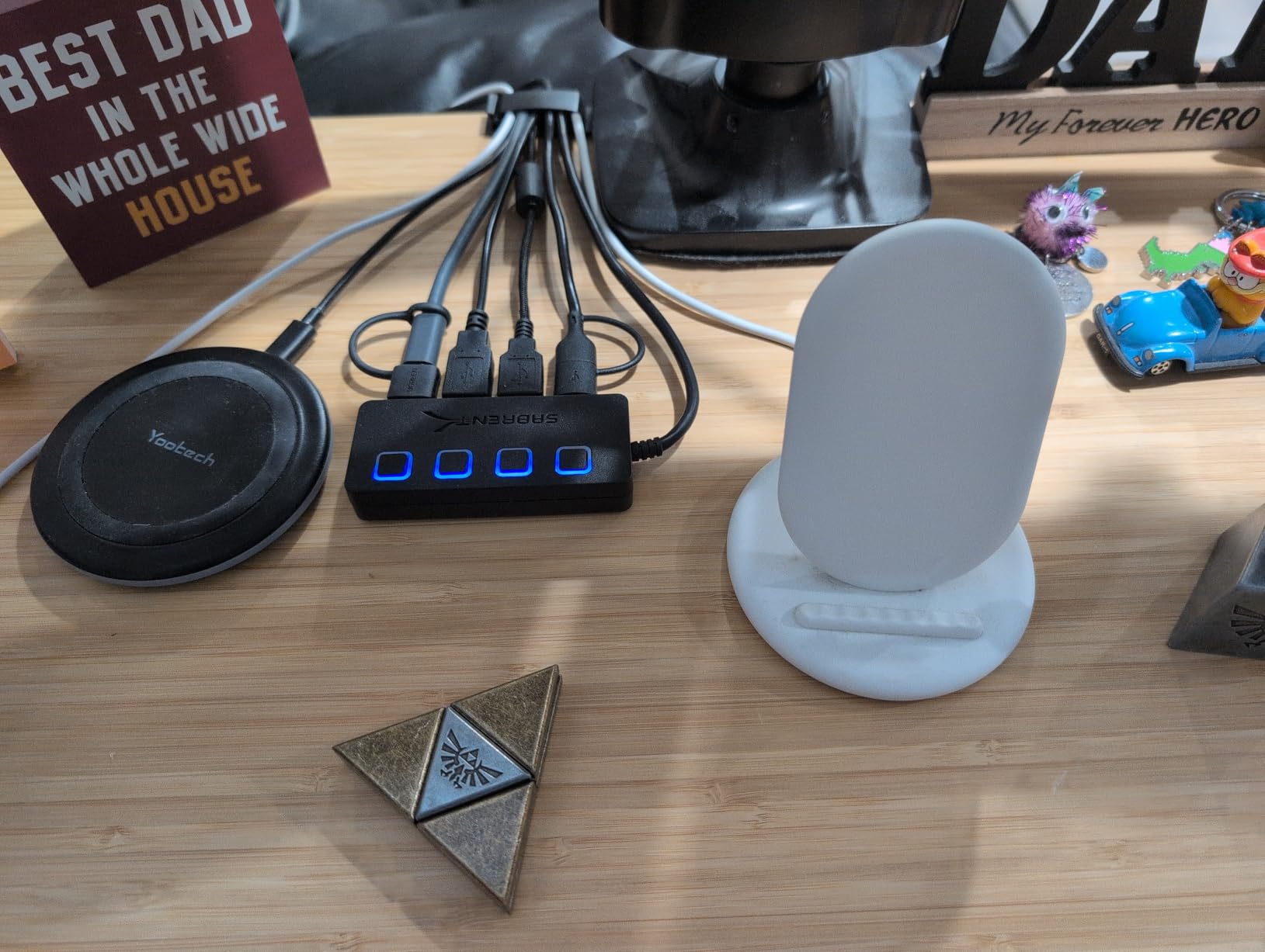 SABRENT 4-Port USB 3.0 Hub with Individual LED Power Switches - Slim, Portable Design - 2 Ft Cable - Fast Data Transfer - Compatible with Mac & PC (HB-UM43) - Customer Photo 3