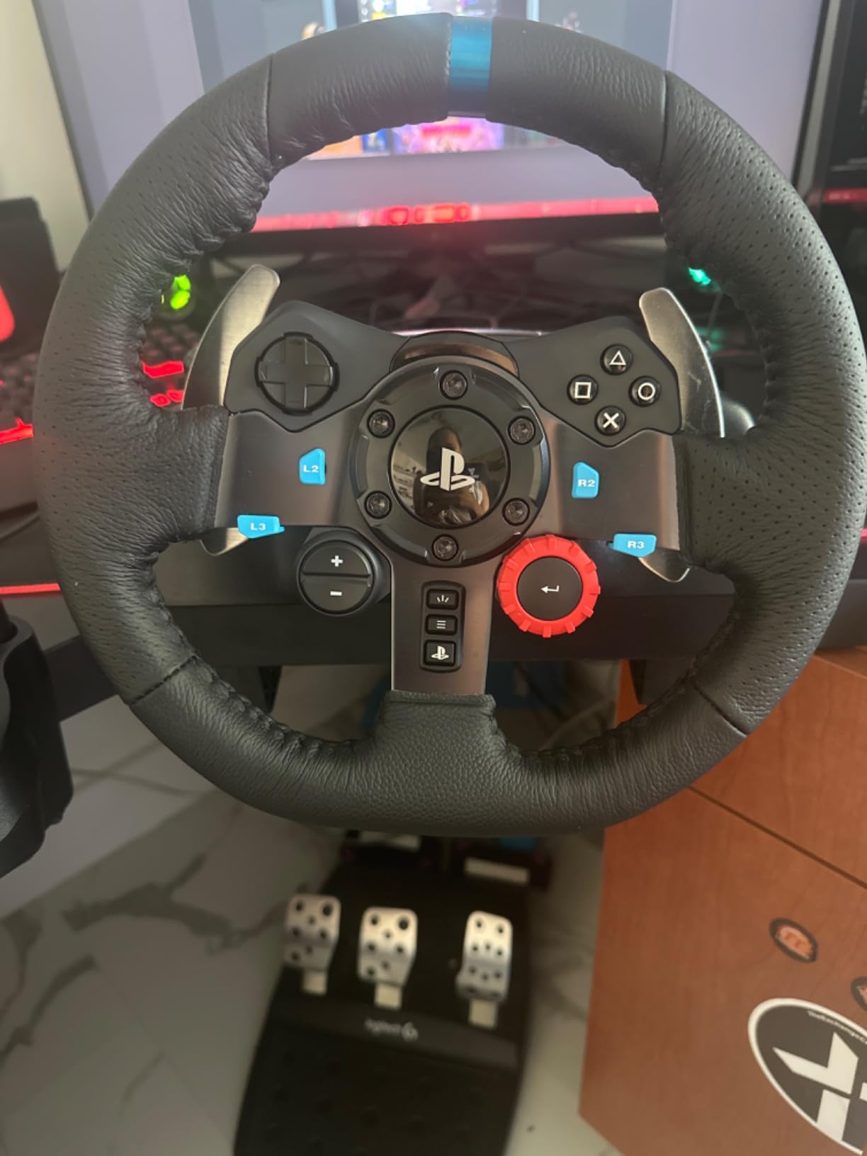 Logitech G29 Driving Force Racing Wheel and Floor Pedals, Real Force Feedback, Stainless Steel Paddle Shifters, Leather Steering Wheel Cover for PS5, PS4, PC, Mac - Black - Customer Photo 3
