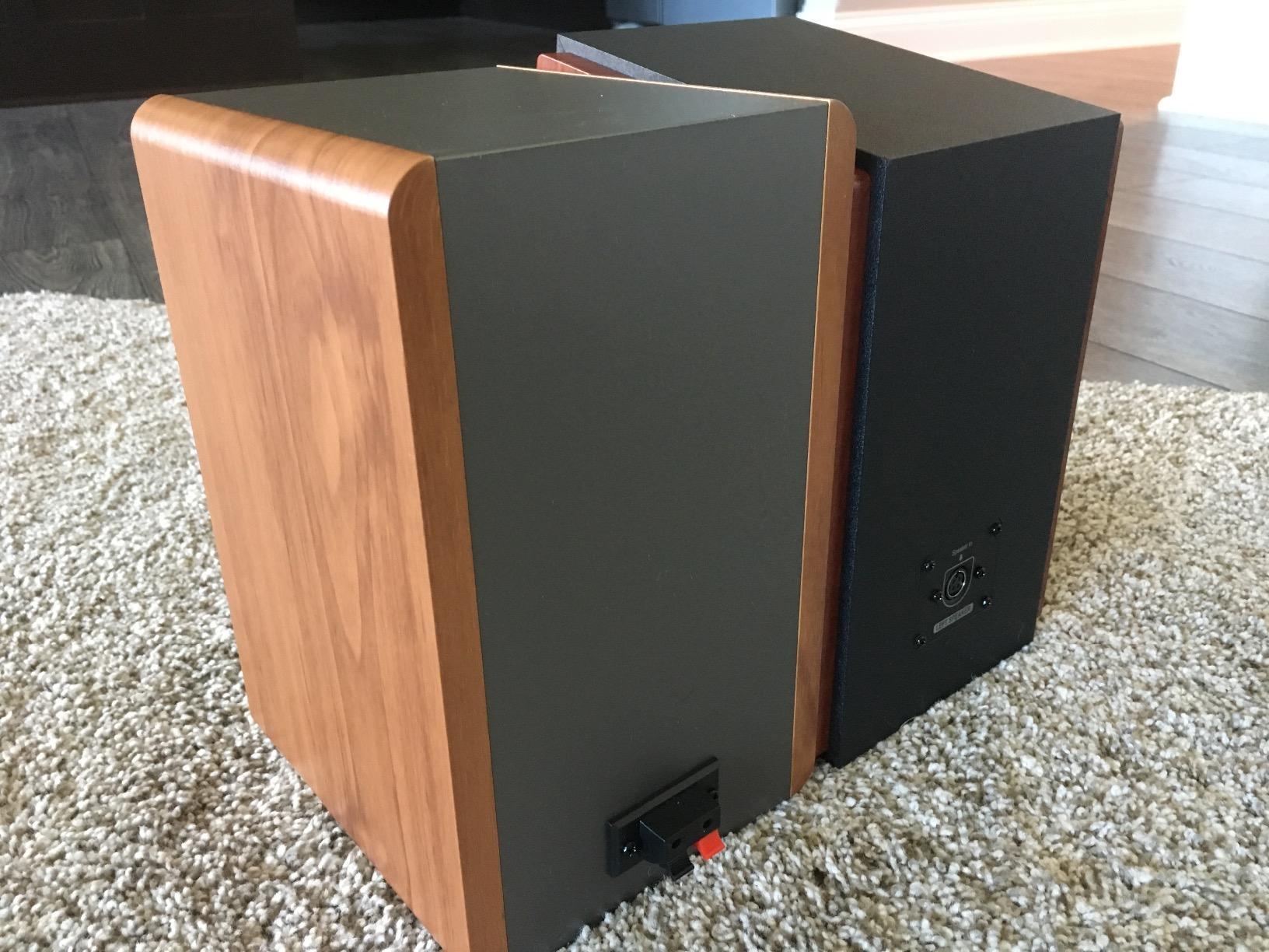 Edifier R1280T Powered Bookshelf Speakers - 2.0 Active Near Field Studio Monitor Speaker - Wooden Enclosure - 42 Watts RMS Power - Customer Photo 3