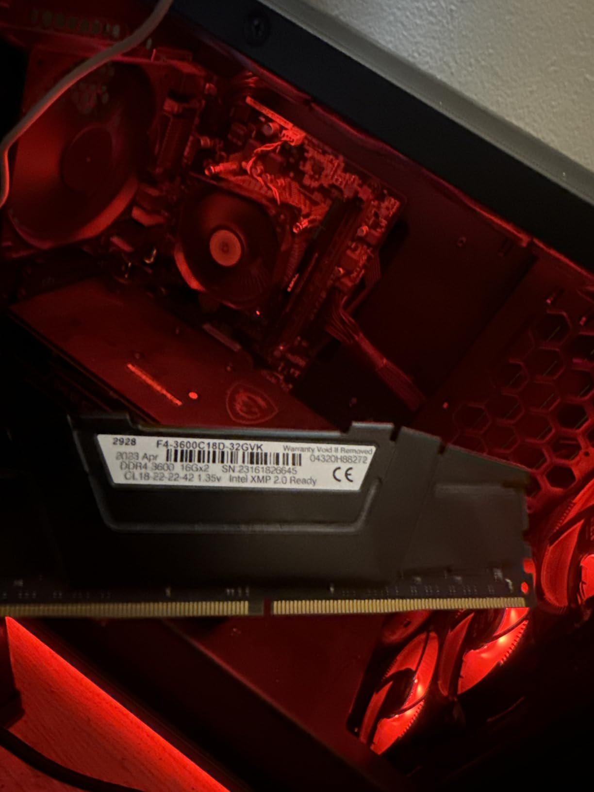 G.SKILL RipjawsV Series DDR4 RAM (XMP) 32GB (2x16GB) 3200MT/s CL16-18-18-38 1.35V Intel AMD Desktop Computer Memory U-DIMM - Black (F4-3200C16D-32GVK) - Customer Photo 1