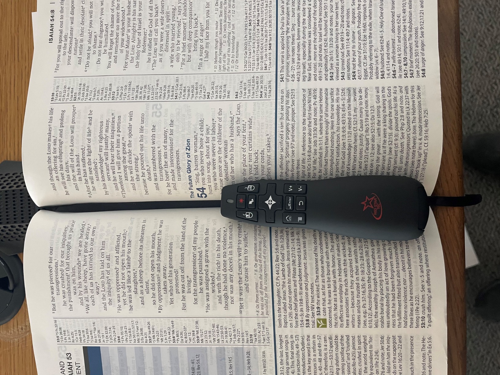 PR-820 Wireless Presentation Clicker with Laser Pointer, PowerPoint Clicker with Air Mouse, Remote for Slideshows, Google Slides, Keynote & Smartboards, Mac/PC Compatible - Customer Photo 1