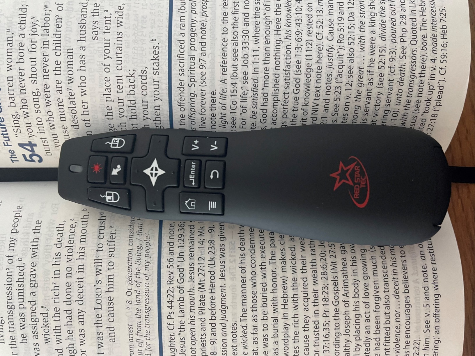 PR-820 Wireless Presentation Clicker with Laser Pointer, PowerPoint Clicker with Air Mouse, Remote for Slideshows, Google Slides, Keynote & Smartboards, Mac/PC Compatible - Customer Photo 2