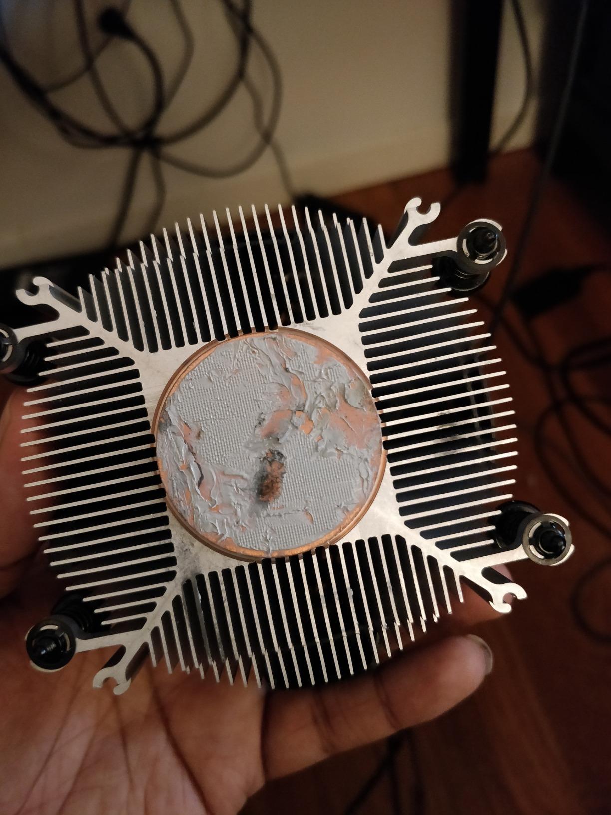 AMD Ryzen 5 1600 Processor with Wraith Spire Cooler (YD1600BBAEBOX) - Customer Photo 5