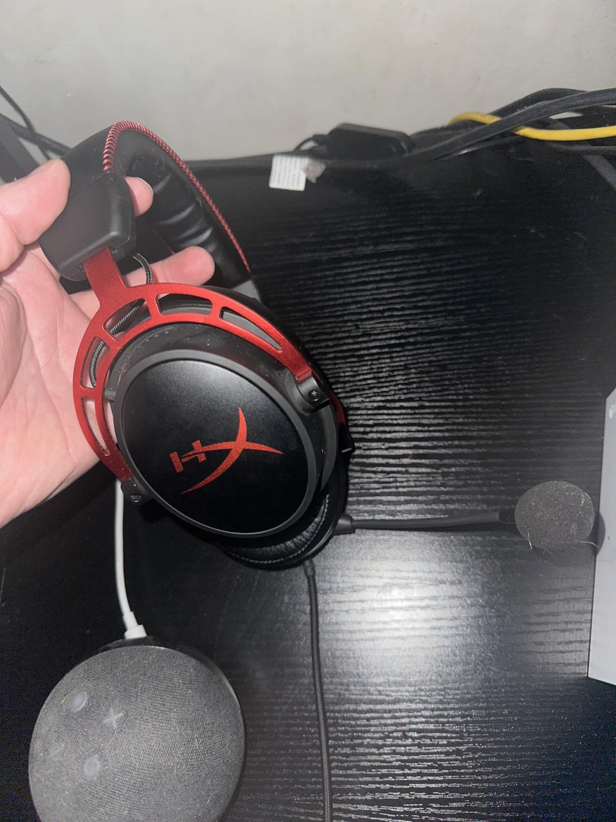 HyperX Cloud Alpha - Gaming Headset, Dual Chamber Drivers, Legendary Comfort, Aluminum Frame, Detachable Microphone, Works on PC, PS4, PS5, Xbox One/ Series X|S, Nintendo Switch and Mobile – Red - Customer Photo 4