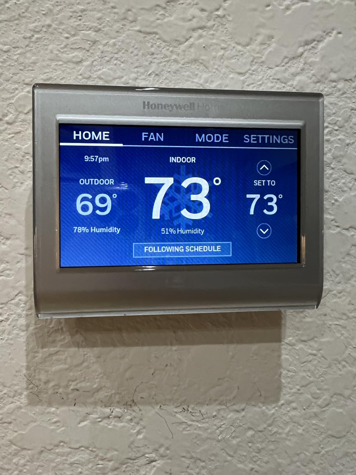 Honeywell Home RTH9585WF1004 Wi-Fi Smart Color Thermostat, 7 Day Programmable, Touch Screen, Energy Star, Alexa Ready, Gray - Customer Photo 2