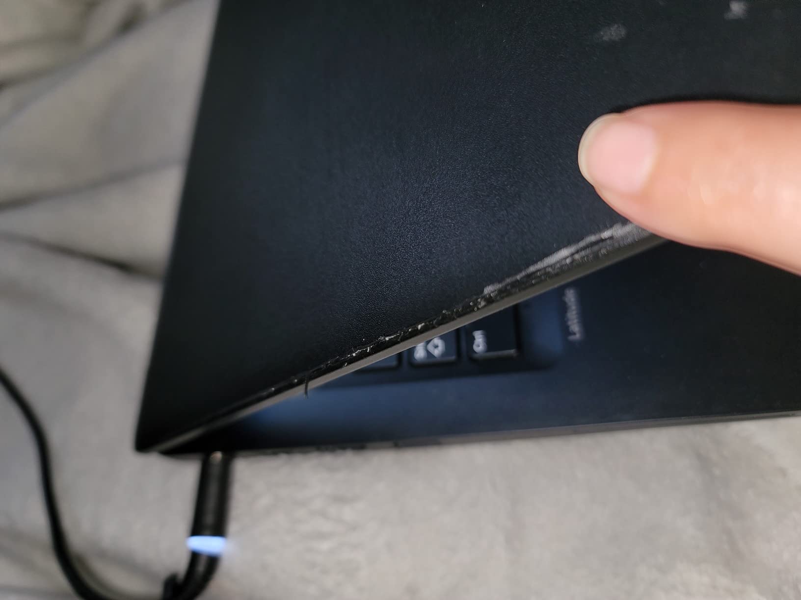 Dell Latitude 7000 7280 Business Ultrabook: 12.5in (1366x768), Intel Core i7-7600U, 256GB SSD, 16GB DDR4, Webcam, Windows 10 Professional 64-Bit (Renewed) - Customer Photo 1