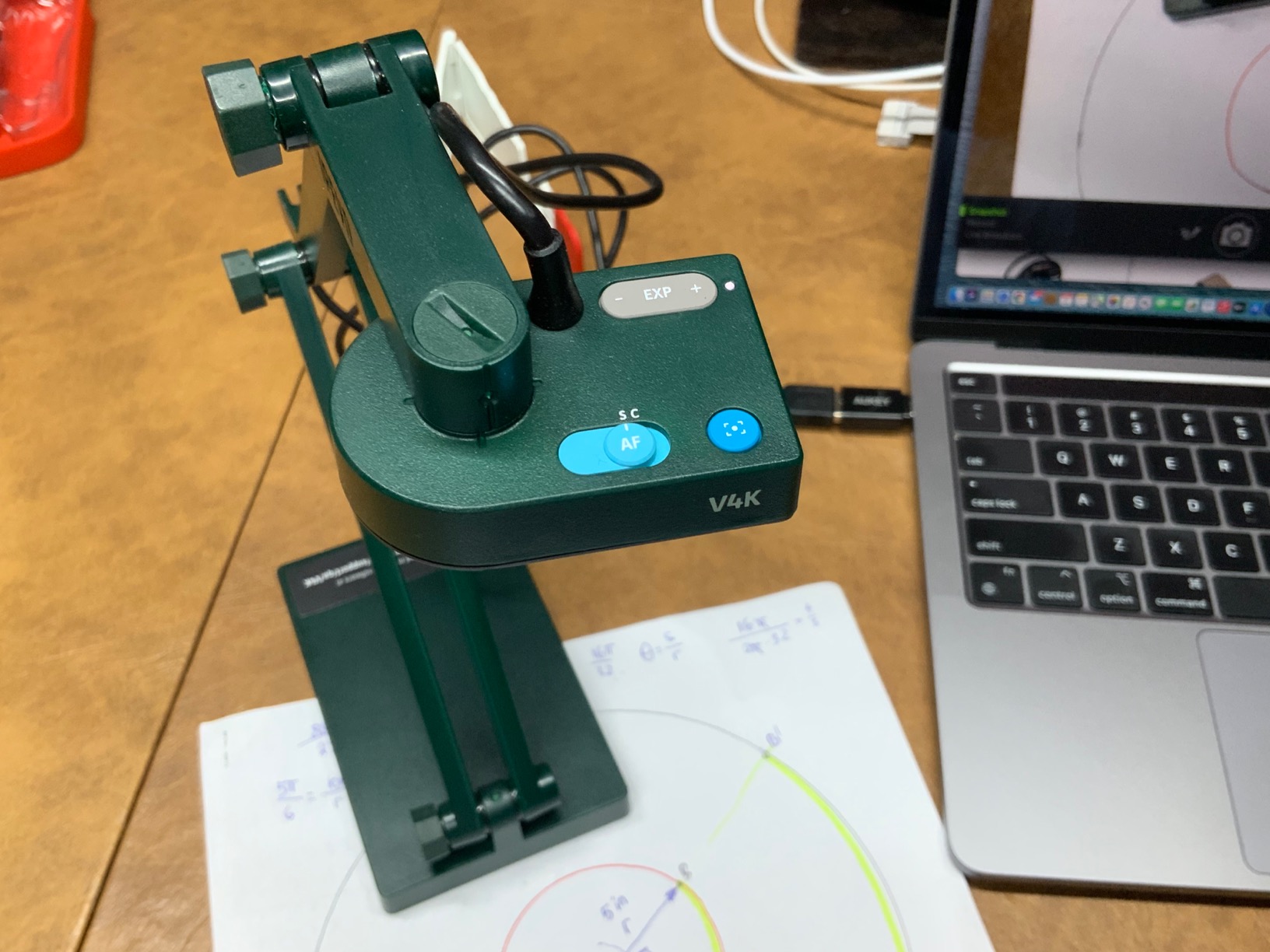IPEVO V4K Ultra High Definition 8MP USB Document Camera — Mac OS, Windows, Chromebook Compatible for Live Demo, Web Conferencing, Distance Learning, Remote Teaching - Customer Photo 1
