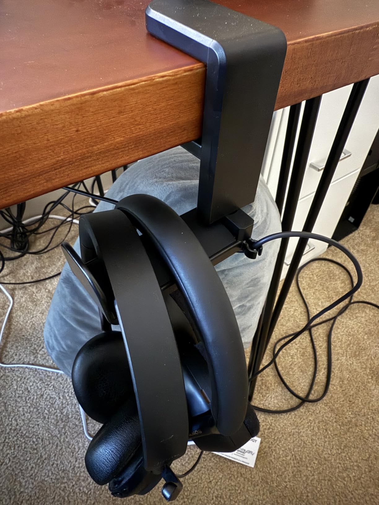 EURPMASK Rotating Headphone Stand - PC Gaming Headset Holder, Adjustable Clamp-on Under Desk Hanger With 360 Degree Swivel & Cable Clip Organizer - Black - Customer Photo 4