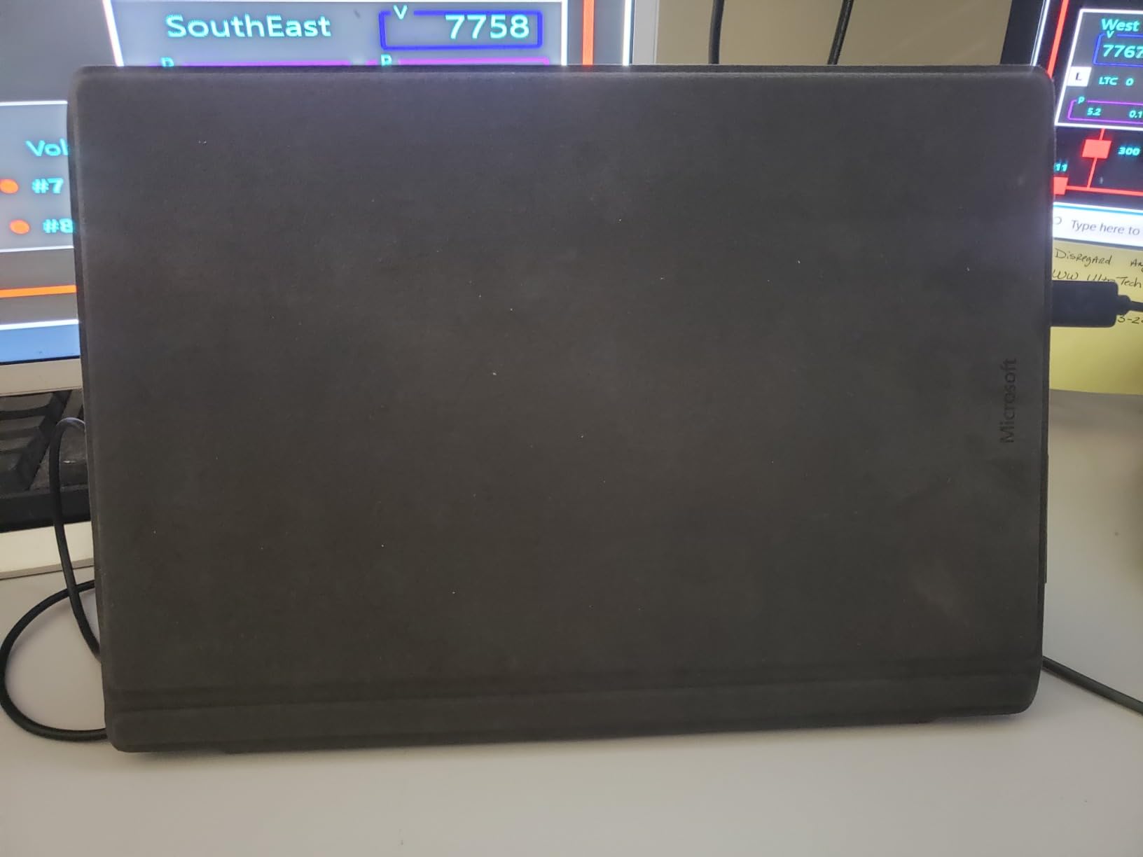 Microsoft Surface Pro 5 Tablet,12.3 inch (2736 x 1824), Intel Core i5-7300U 2.6 GHz, 8 GB RAM 256GB SSD, CAM, Win 10 Pro (Renewed) - Customer Photo 1