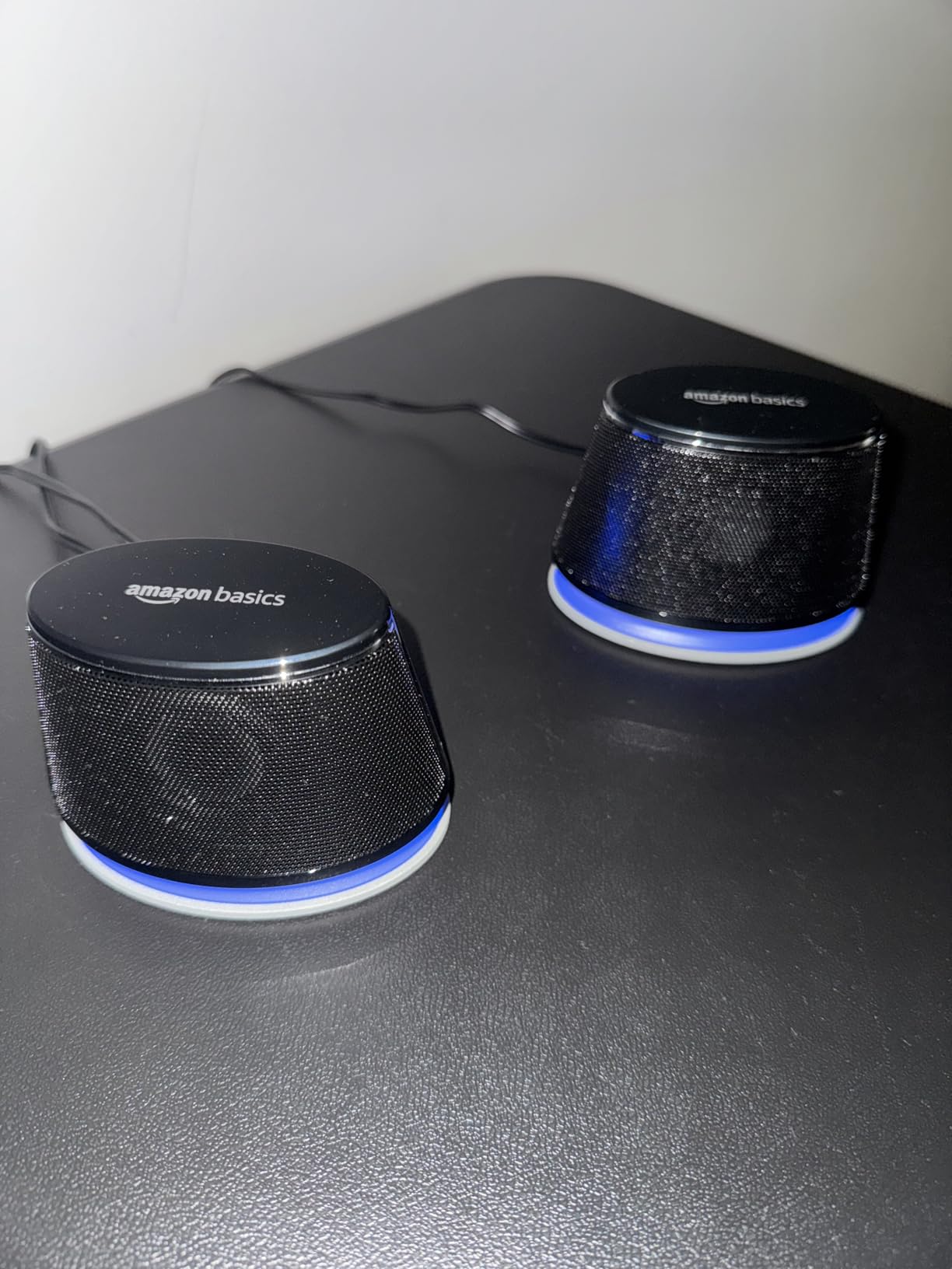 Amazon Basics Stereo 2.0 Speakers for PC or Laptop, 3.5mm Aux input, USB-Powered, 1 Pair, Black - Customer Photo 2