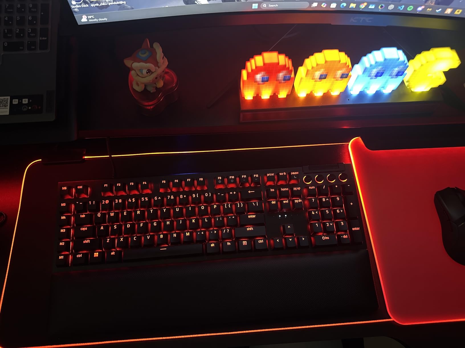 Razer Goliathus Extended Chroma Gaming Mousepad: Customizable Chroma RGB Lighting - Soft, Cloth Material - Balanced Control & Speed - Non-Slip Rubber Base - Classic Black customer photo 1