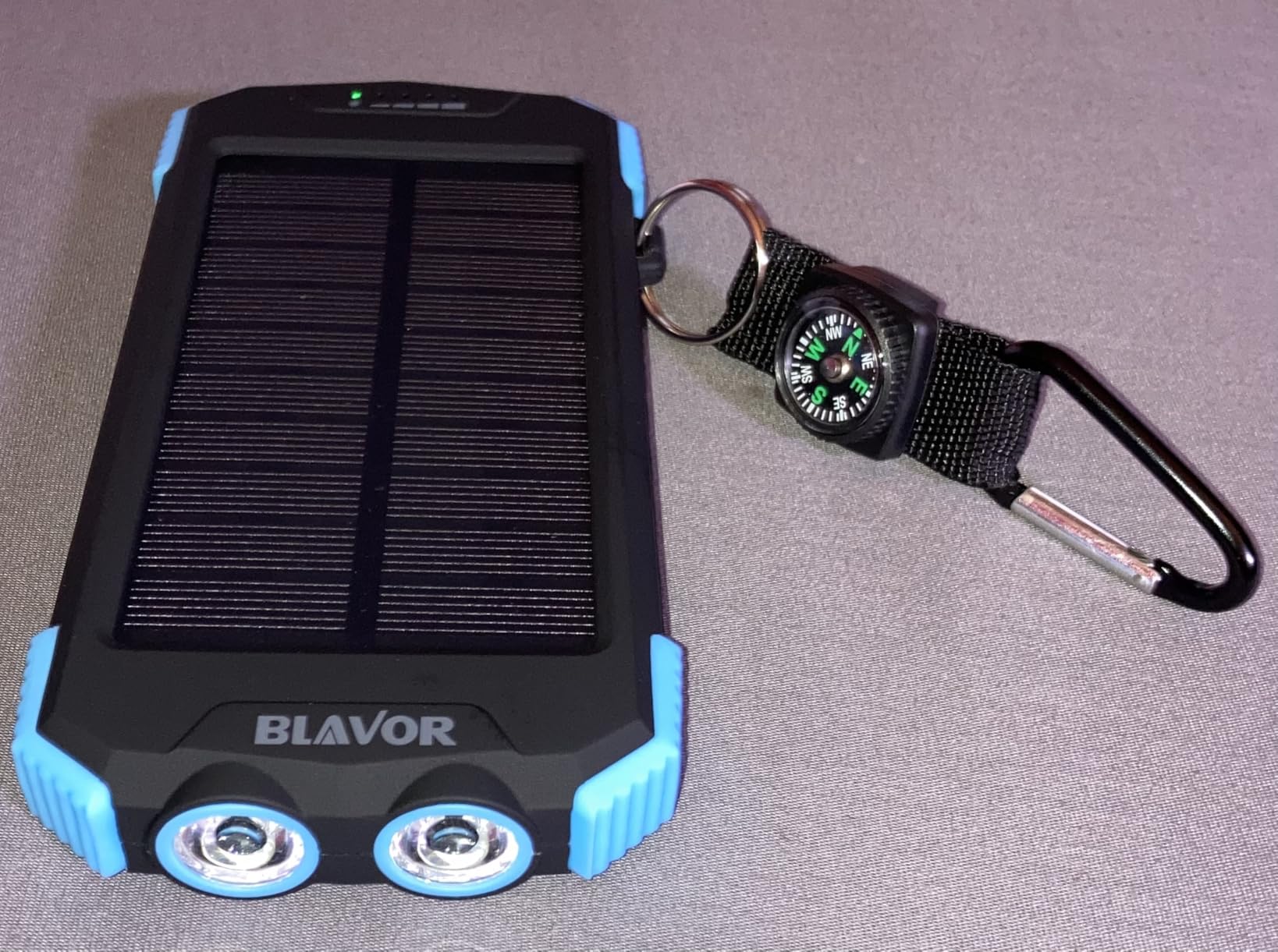 BLAVOR Solar Charger Power Bank 10,000mAh, Portable Wireless Charger, 20W Fast Charging External Battery Pack with USB C for Cell Phones, Solar Panel Charger with Dual Flashlight for Camping - Customer Photo 1