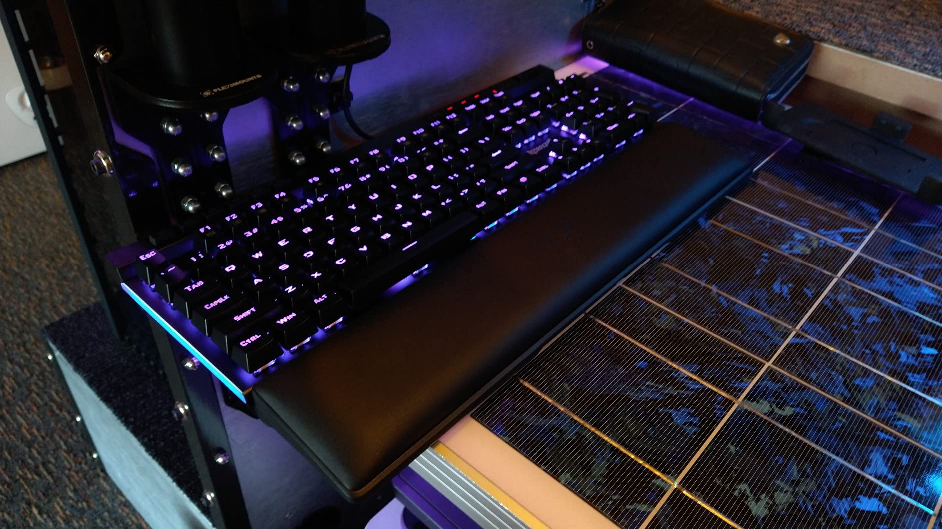 Redragon K580 VATA RGB LED Backlit Mechanical Gaming Keyboard with Macro Keys & Dedicated Media Controls, Hot-Swappable Socket, Onboard Macro Recording (Blue Switches) - Customer Photo 1