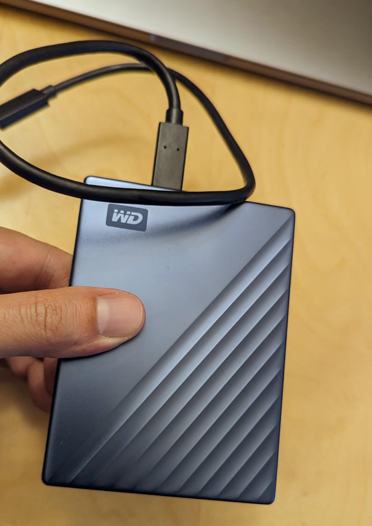Western Digital 2TB My Passport Ultra for Mac Silver Portable External Hard Drive HDD, USB-C and USB 3.1 Compatible - WDBPMV0040BSL-WESN - Customer Photo 3