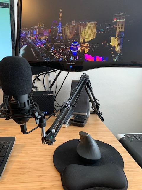 USB Microphone, MAONO 192KHZ/24Bit Plug & Play PC Computer Podcast Condenser Cardioid Metal Mic Kit with Professional Sound Chipset for Recording, Gaming, Singing, YouTube (AU-A04) - Customer Photo 2