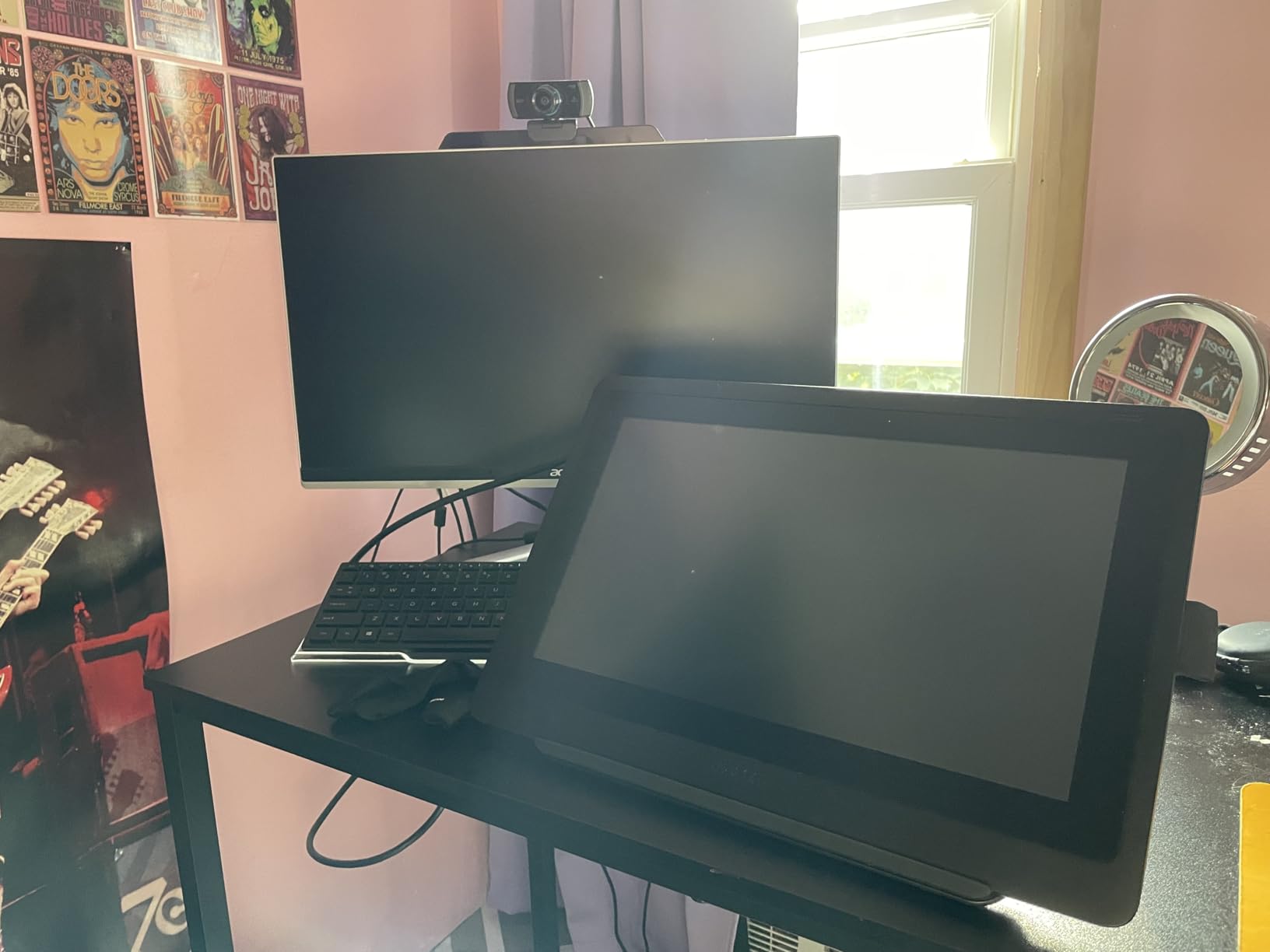 Wacom Cintiq 16 Drawing Tablet with Screen, 15.4