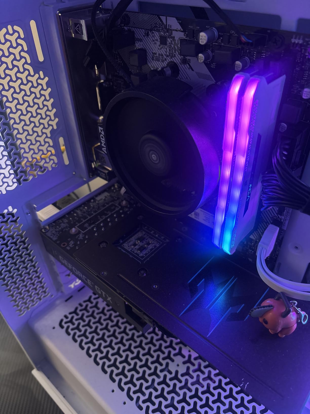 B450M-HDV R4.0 AMD B450 AM4 Socket Ryzen 2000 - 5000 Processors DDR4 3200 64GB HDMI DVI-D D-Sub Motherboard SATA 6Gb/s Micro ATX M.2 - Customer Photo 1