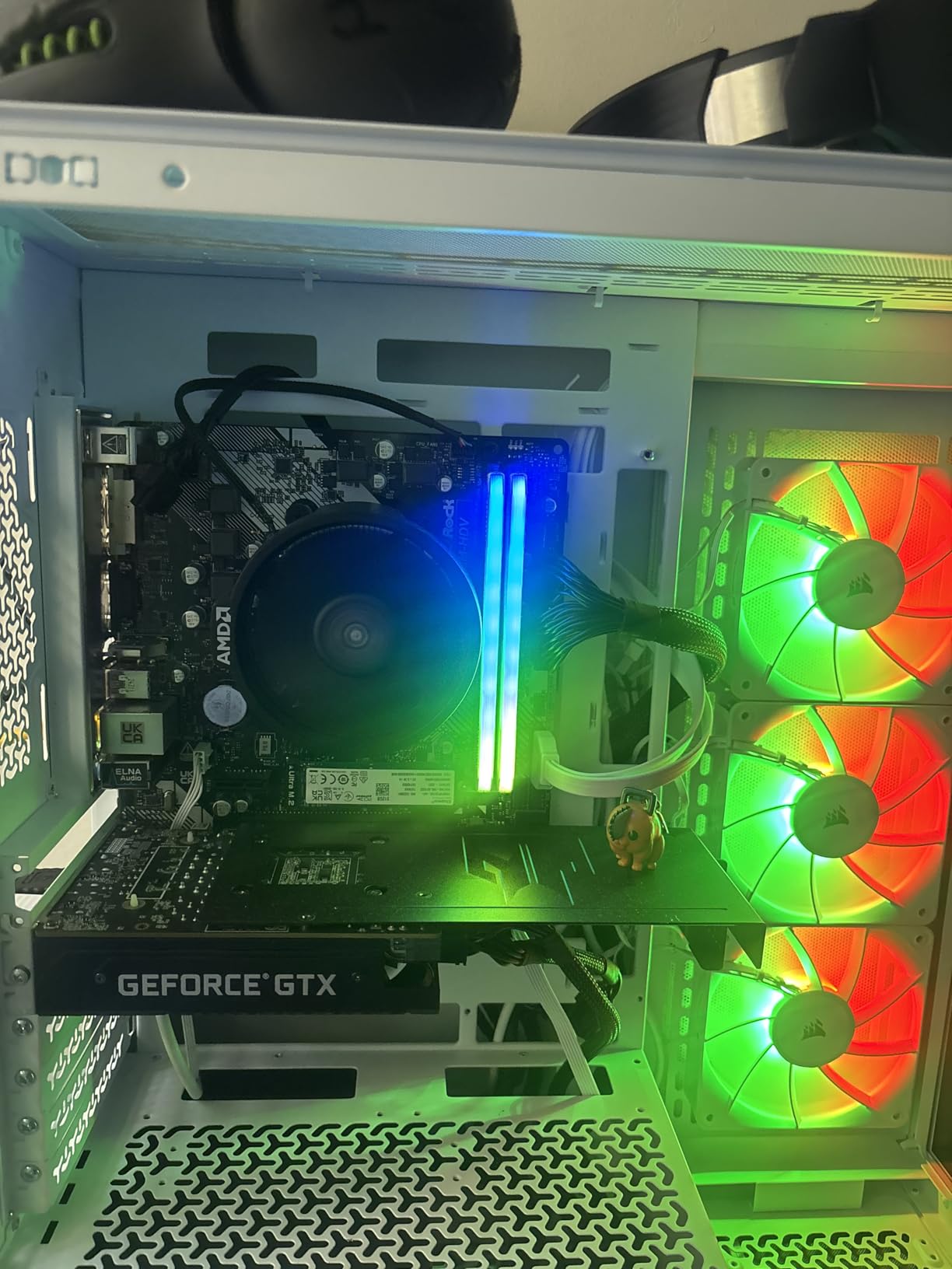 B450M-HDV R4.0 AMD B450 AM4 Socket Ryzen 2000 - 5000 Processors DDR4 3200 64GB HDMI DVI-D D-Sub Motherboard SATA 6Gb/s Micro ATX M.2 - Customer Photo 2