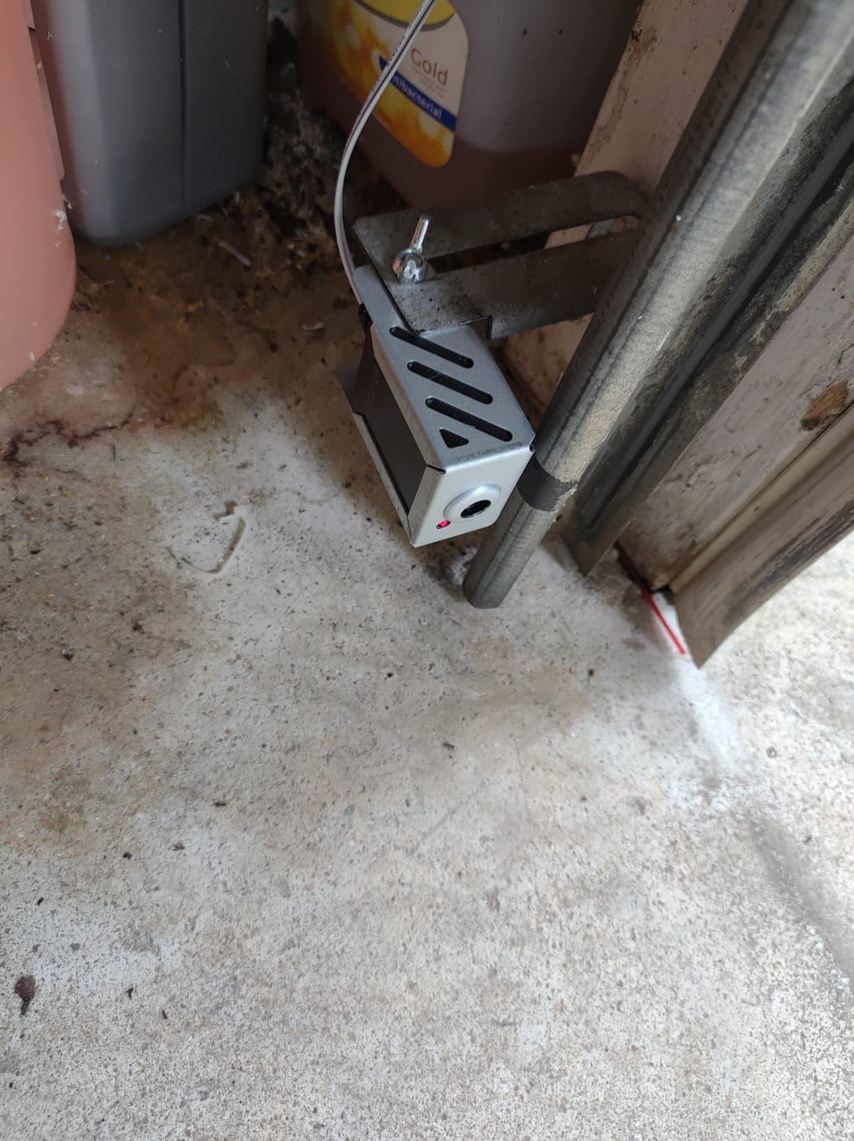 Sentry BU400 Smart Garage Door Opener, Heavy-Duty 3/4 Horsepower Equivalent DC Motor, Integrated Edge-to-Edge 3000-Lumen LED, with Beam Home App for Smart Garage Control, White - Customer Photo 4