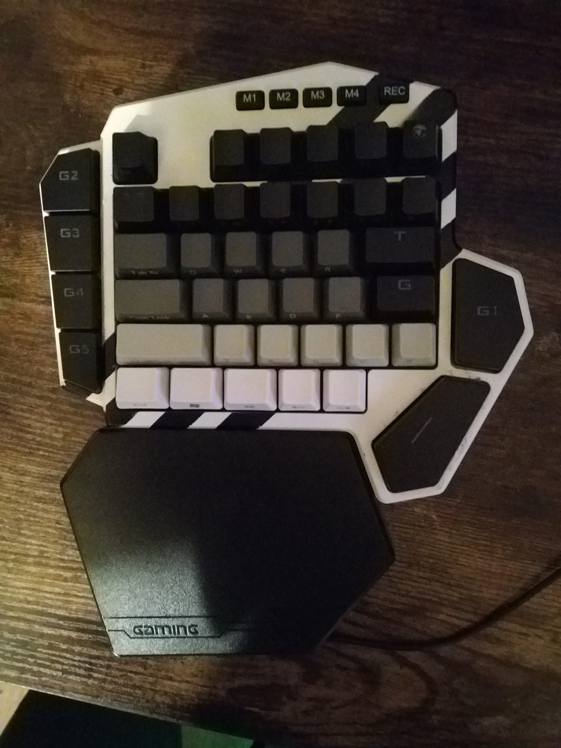 Redragon K585 DITI Wired One-Handed RGB Mechanical Gaming Keyboard, 42 Keys Type-C Professional Gaming Keypad w/Upgraded Hot-Swappable Socket, 7 Onboard Macro Keys & Detachable Wrist Rest - Customer Photo 1