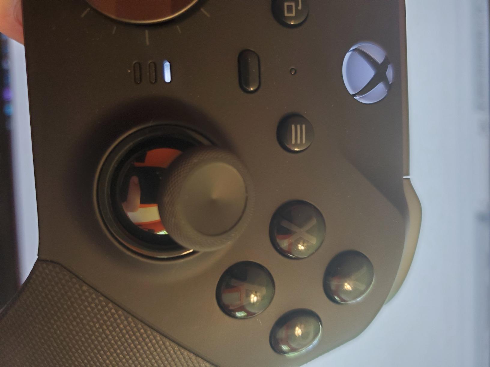 Xbox Elite Series 2 Core Wireless Gaming Controller – Black – Xbox Series X|S, Xbox One, Windows PC, Android, and iOS - Customer Photo 5