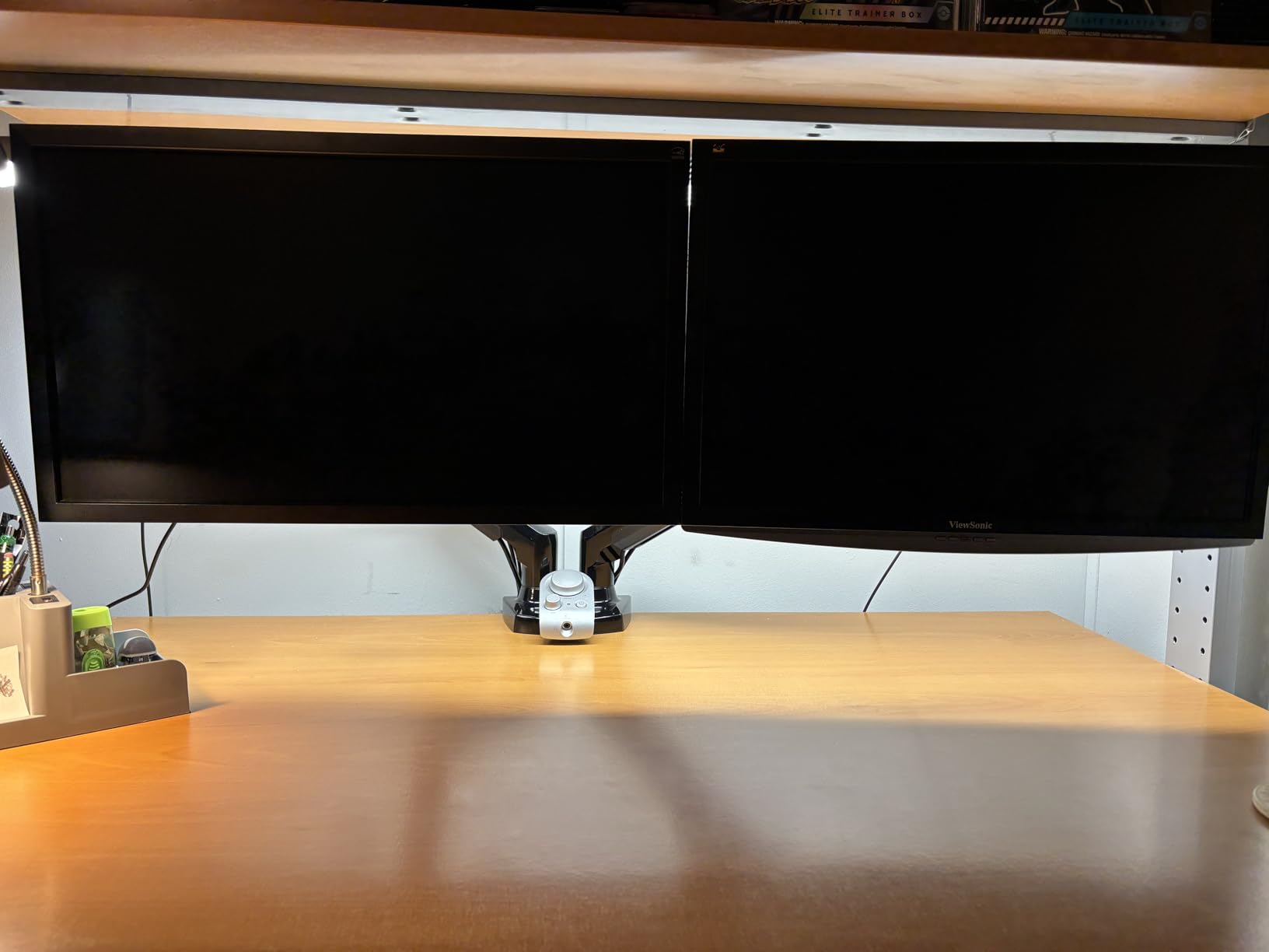 HUANUO Dual Monitor Stand - Full Adjustable Monitor Desk Mount Swivel Vesa Bracket with C Clamp, Grommet Mounting Base for 13 to 32 Inch Computer Screens - Each Arm Holds 4.4 to 19.8lbs - Customer Photo 1