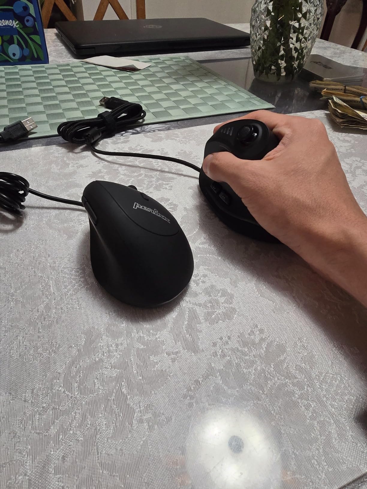 TRELC Gaming Mouse with 5 D Rocker, Ergonomic Mouse with 10000 DPI/11 Programmable Buttons, Vertical Gaming Mice Wired for PC/Laptop/E-Sports/Gamer (Black) - Customer Photo 2