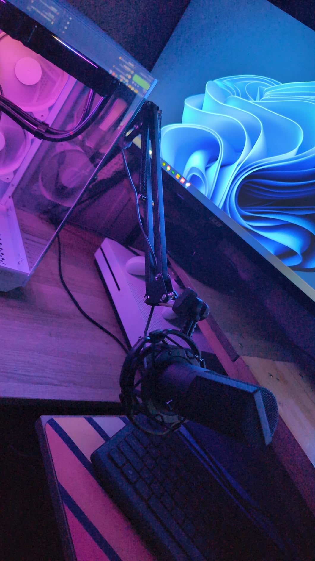 FIFINE Studio Condenser USB Microphone Computer PC Microphone Kit with Adjustable Boom Arm Stand Shock Mount for Instruments Voice Overs Recording Podcasting YouTube Vocal Gaming Streaming-T669 - Customer Photo 3