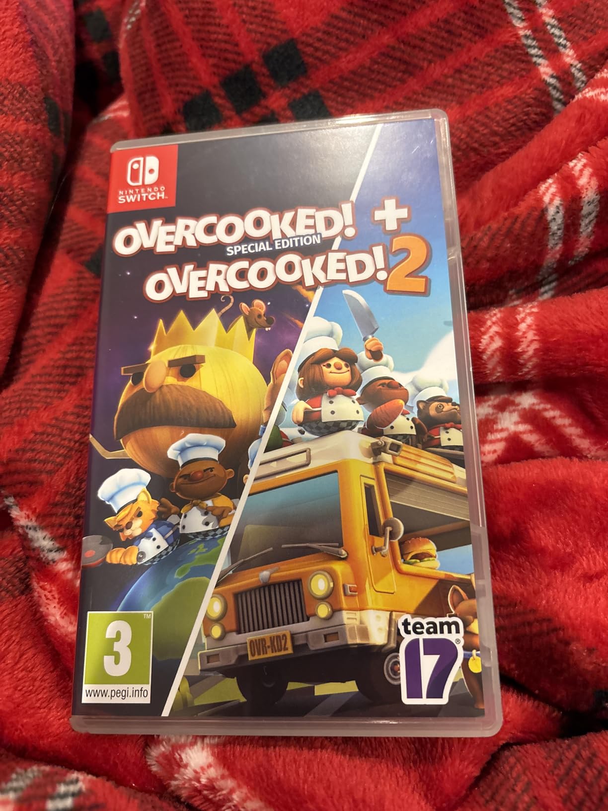 Overcooked! + Overcooked! 2 (Nintendo Switch) Customer Review Overcooked! + Overcooked! 2 (Nintendo Switch) - Customer Photo 1