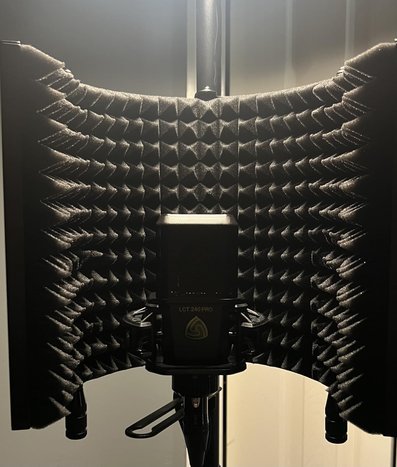 Professional Studio Recording Microphone Isolation Shield, Pop Filter,High density absorbent foam is used to filter vocal. Suitable for Blue Yeti and other condenser microphones (AO-504 With Stand) - Customer Photo 1