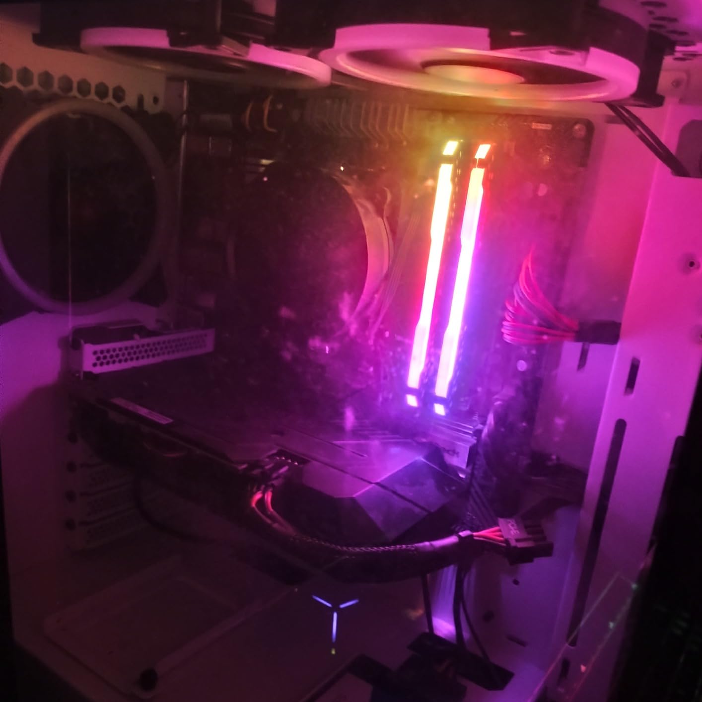 CORSAIR Vengeance RGB PRO DDR4 RAM 32GB (2x16GB) 3200MHz CL16-20-20-38 1.35V Intel AMD Desktop Computer Memory - Black (CMW16GX4M2C3200C16) - Customer Photo 2