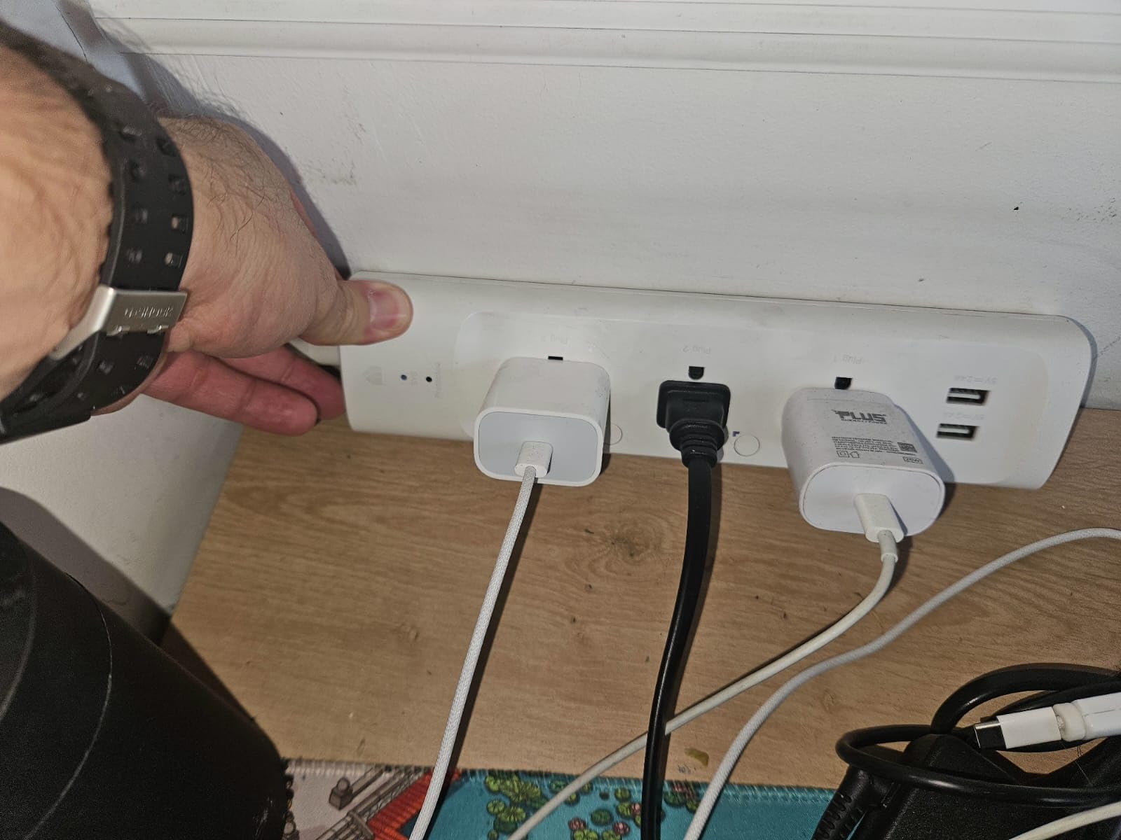 Kasa Smart Plug Power Strip KP303, Surge Protector with 3 Individually Controlled Smart Outlets and 2 USB Ports, Works with Alexa & Google Home, No Hub Required , White - Customer Photo 1