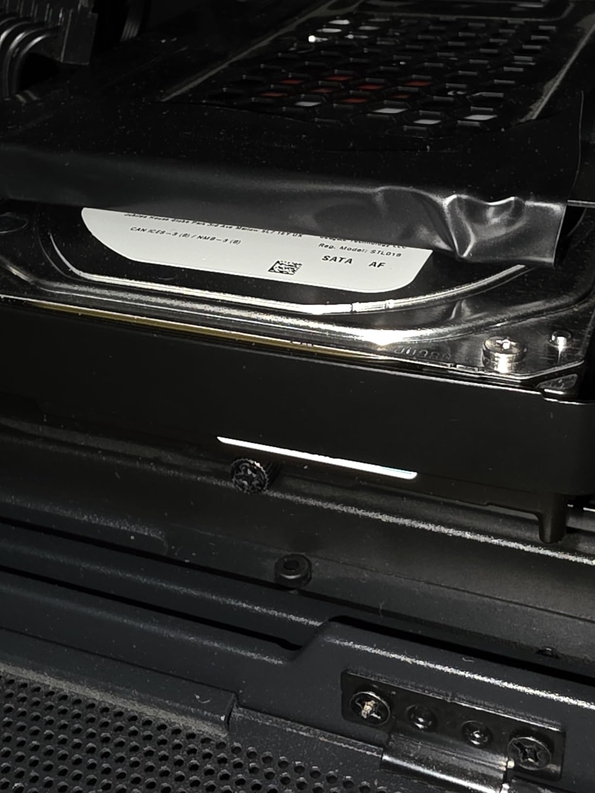 Seagate IronWolf 8TB NAS Internal Hard Drive HDD - 3.5 Inch SATA 6Gb/s 7200 RPM 256MB Cache For RAID Network Attached Storage - Frustration Free Packaging (ST8000VNZ04/N004) customer photo 1
