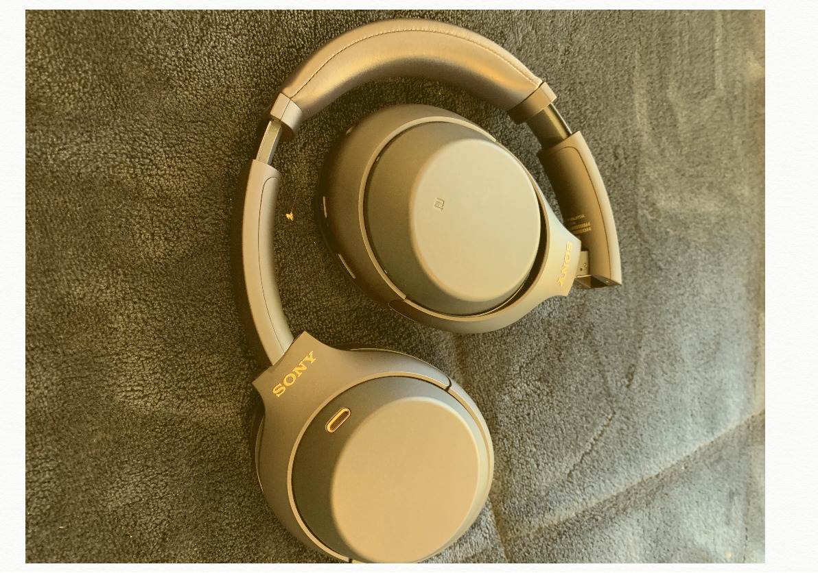 Sony WH-1000XM4 Wireless Premium Noise Canceling Overhead Headphones with Mic for Phone-Call and Alexa Voice Control, Silver WH1000XM4 customer photo 1