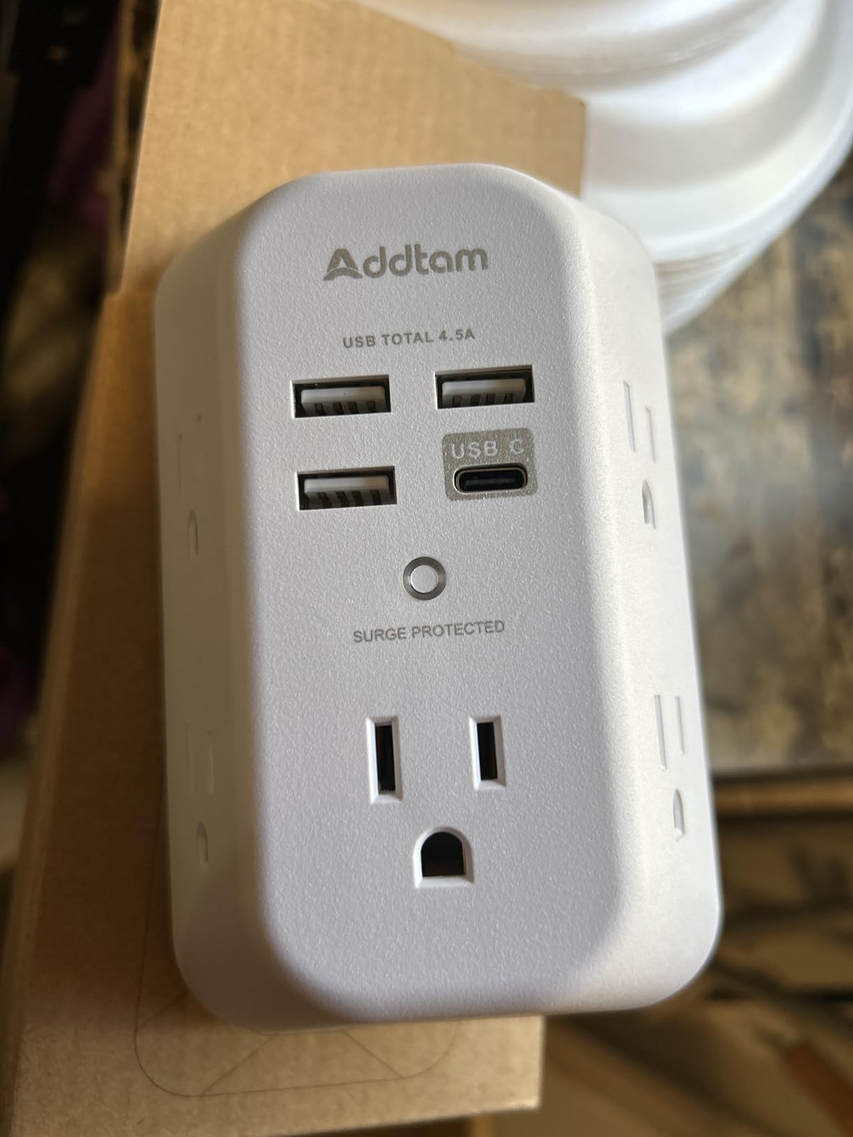 Addtam USB Wall Charger Surge Protector 5 Outlet Extender with 4 USB Charging Ports (1 USB C Outlet) 3 Sided 1800J Power Strip Multi Plug Outlets Wall Adapter Spaced for Home Travel Office ETL Listed - Customer Photo 4