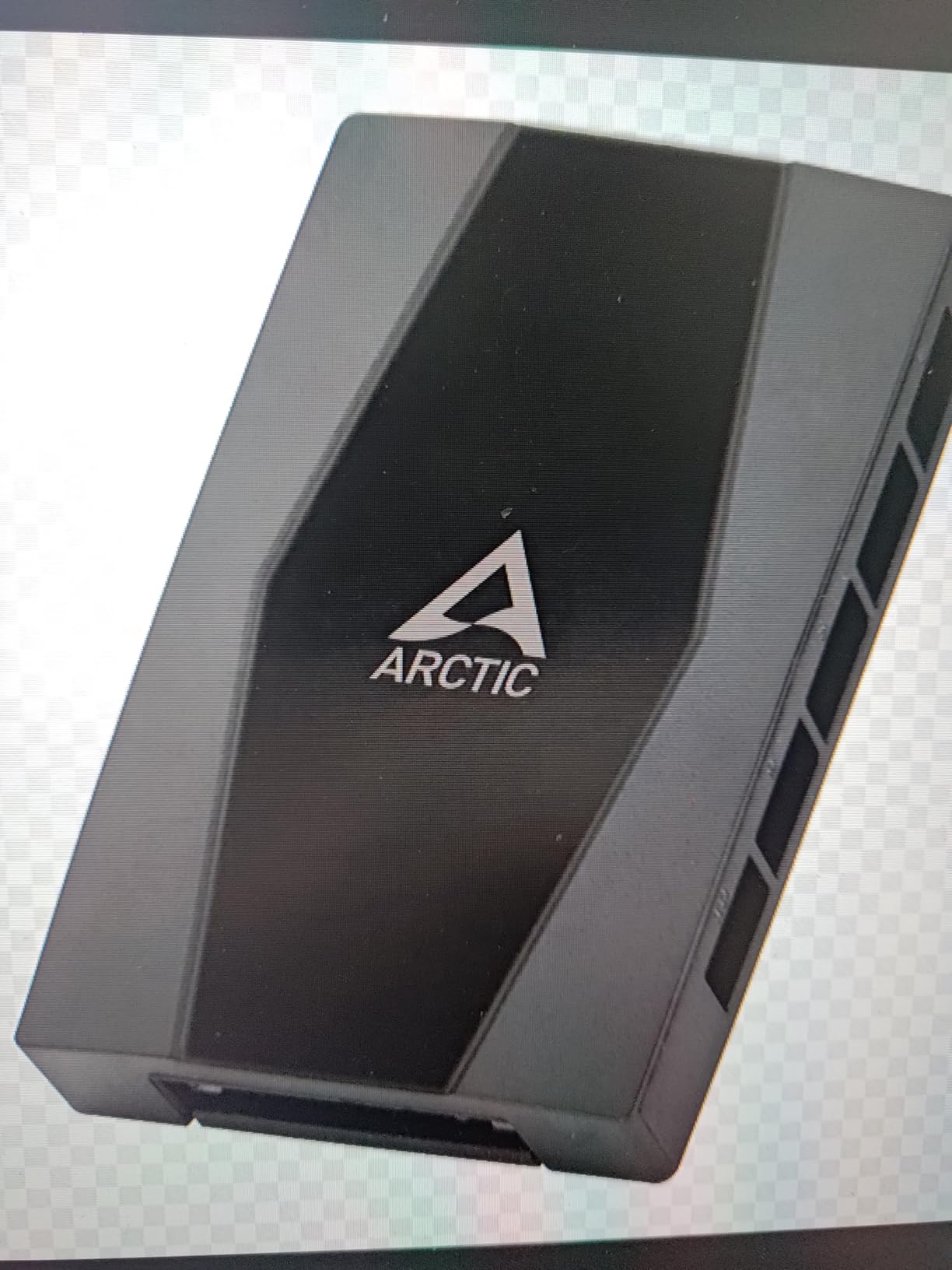 ARCTIC Case Fan Hub - 10-fold PWM Fan Distributor with SATA Power - Black - Customer Photo 2
