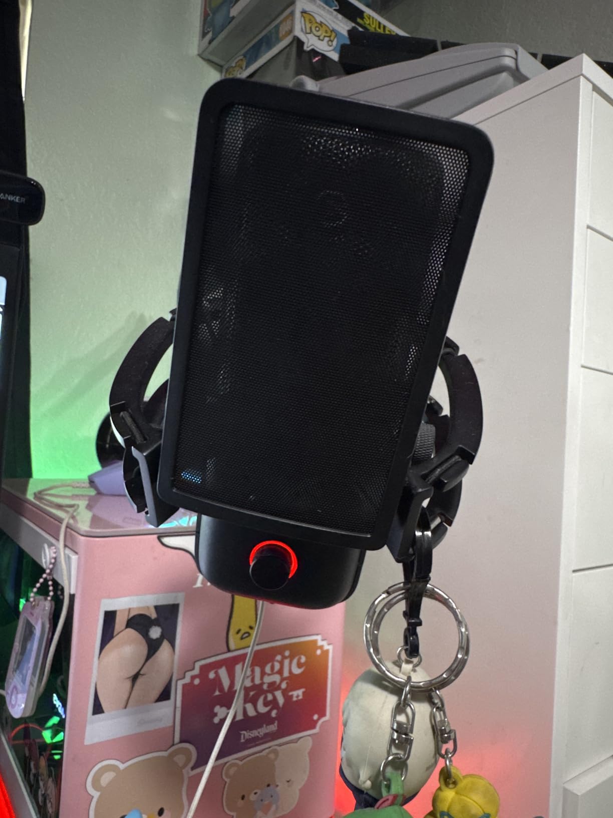 Elgato Pop Filter - Anti-plosive noise shield eliminates pops and hisses, dual-layer steel mesh with magnetic attachment points, custom built for Elgato Wave:1/3 - Customer Photo 1