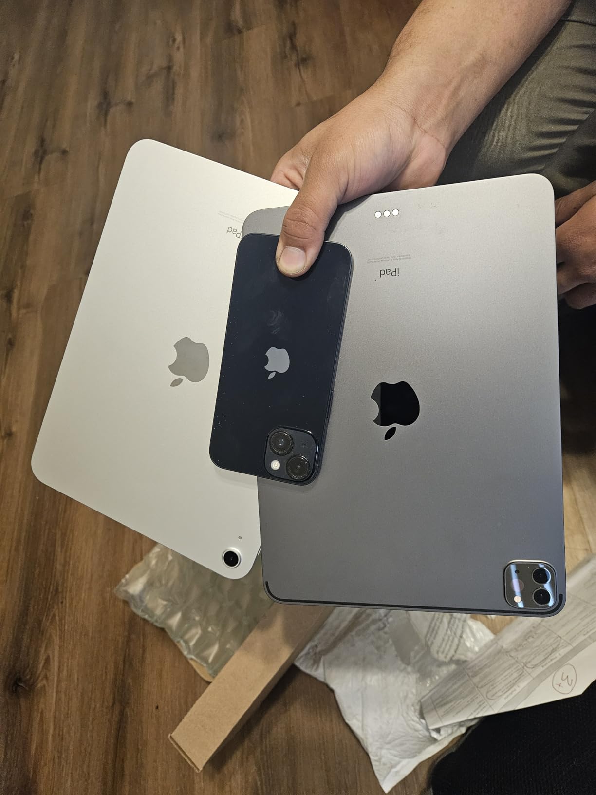 Apple 2020 iPad Pro (11-inch) Wi-Fi, 128GB - Space Gray (Renewed) - Customer Photo 2