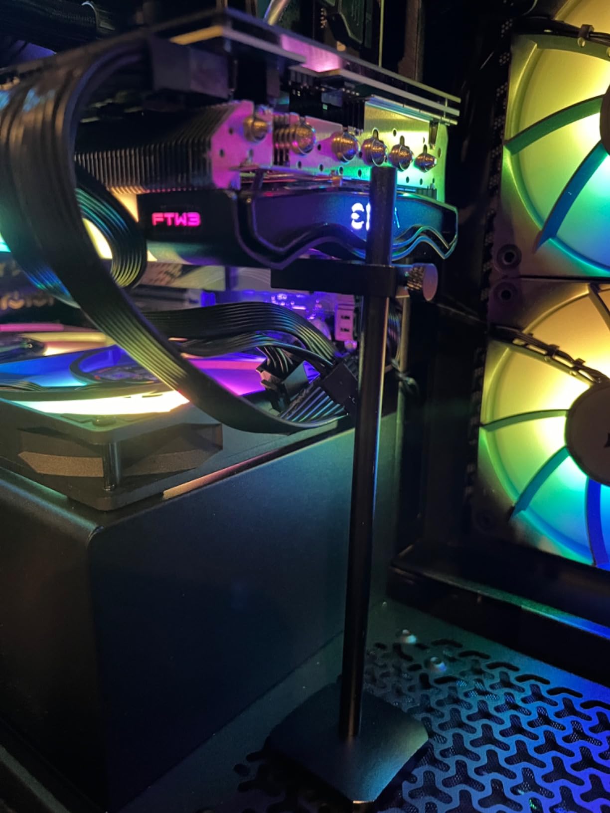 Graphics Card GPU Brace Support, Video Card Sag Holder Bracket, GPU Stand, Anodized Aerospace Aluminum (Black) - Customer Photo 1