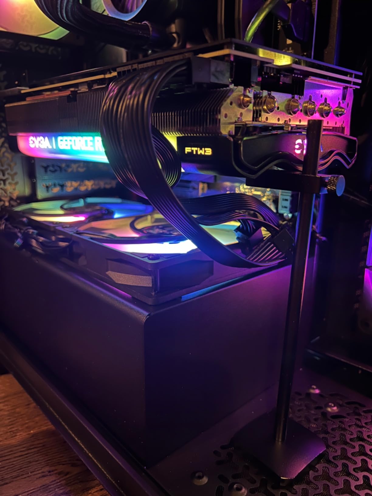 Graphics Card GPU Brace Support, Video Card Sag Holder Bracket, GPU Stand, Anodized Aerospace Aluminum (Black) - Customer Photo 2