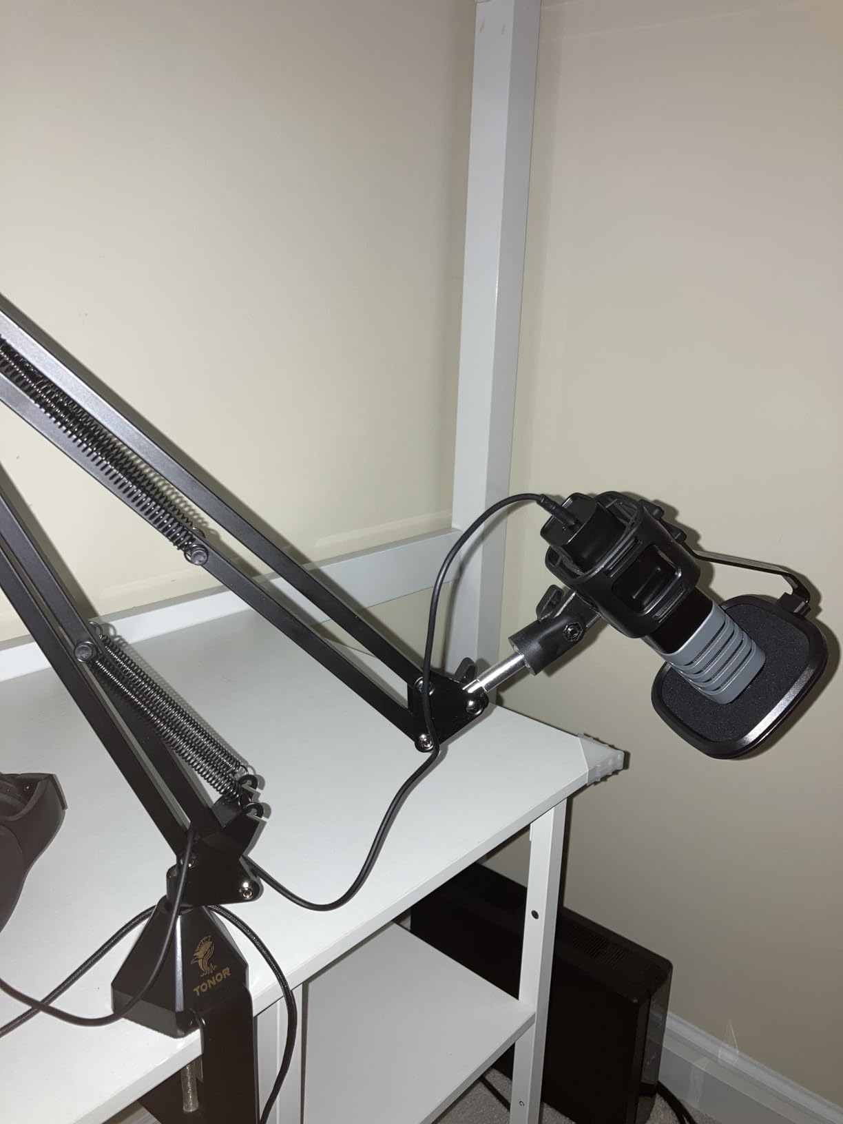 TONOR USB Microphone for PC, Cardioid Condenser Computer Mic with Tripod Stand, Pop Filter, Shock Mount for Gaming, Streaming, Podcasting, YouTube - Customer Photo 1