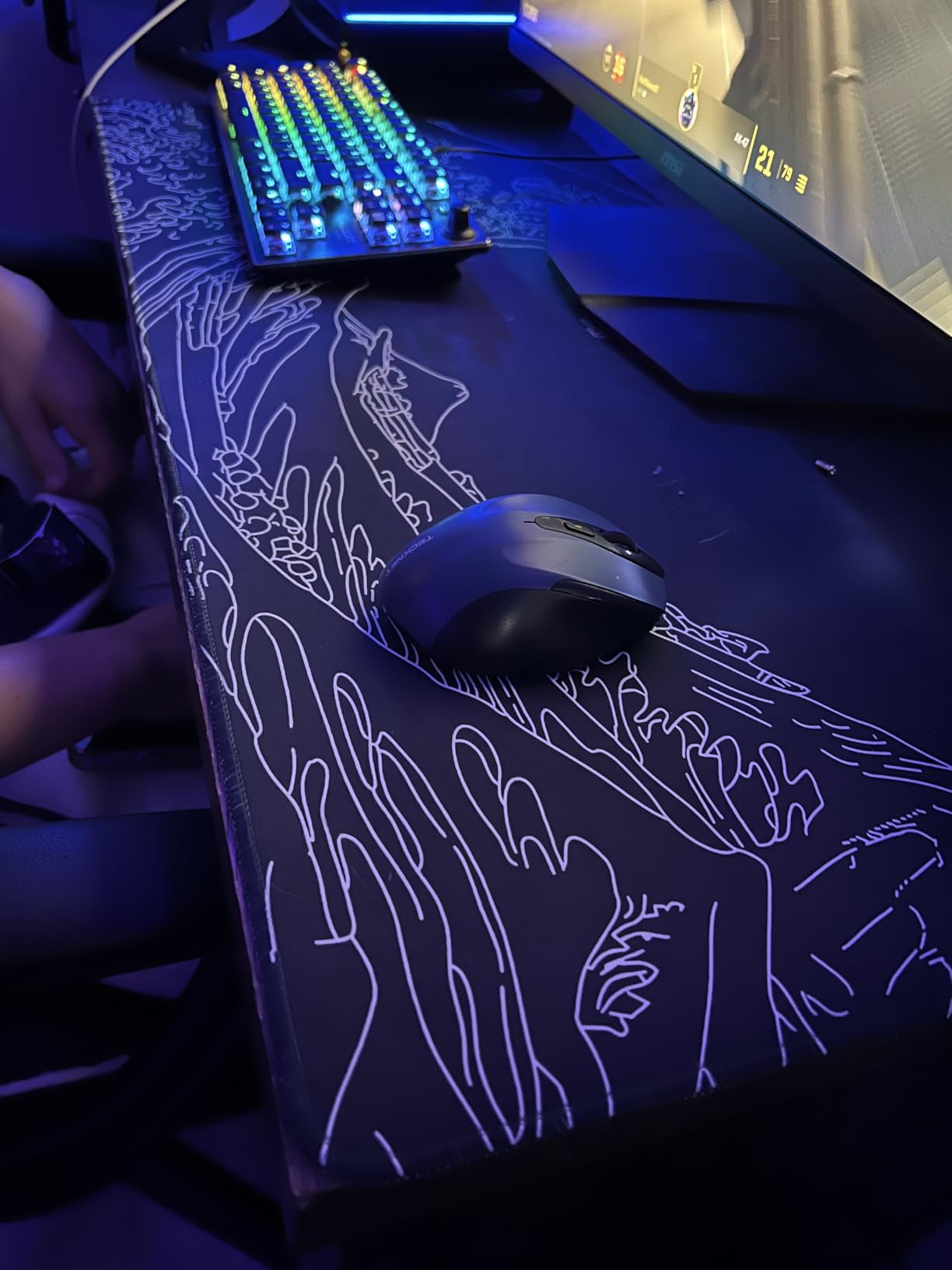 TEDNETGO Large Gaming Mouse Pad, Waterproof Extra Large Big Mouse Pad with Stitched Edge, XXL Non-Slip Black Computer Long Mousepad Desk Mat for Gamer, Office & Home, Black - Customer Photo 2