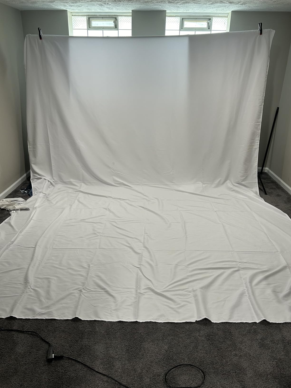 HEMMOTOP Green Screen Backdrop, 5x6.5 ft Photography Chroma Key Greenscreen Background Sheet for Background Removal, Zoom Meeting, Photo Video Studio, Live Streaming, Video Recording (Backdrop only) - Customer Photo 4