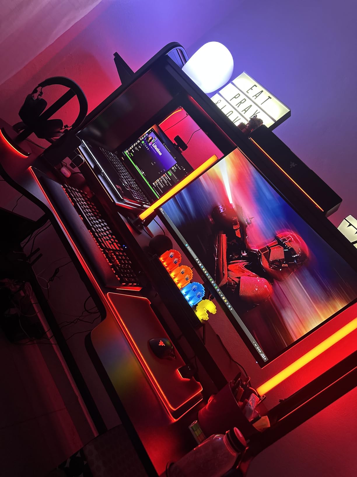Razer Base Station V2 Chroma Headphone Headset Stand Holder: Chroma RGB Lighting - Taller Stand & Anti-Slip Ledge - USB Charging Ports - Anti-Slip Rubber Base - 3.5mm Port + Built-in DAC - Black - Customer Photo 2